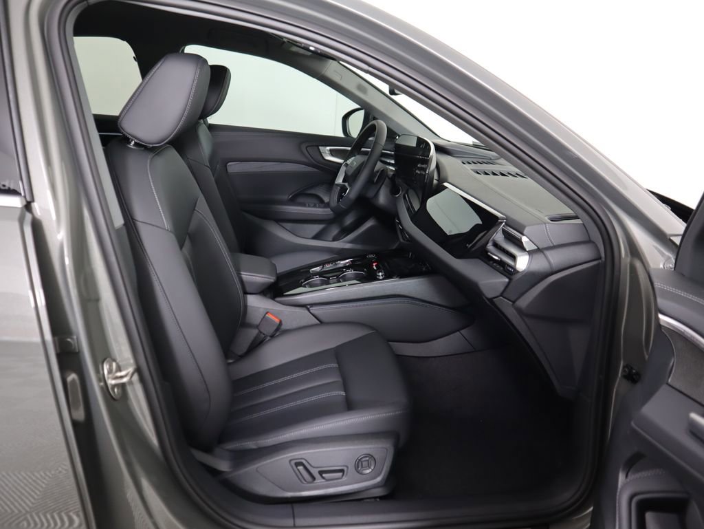 Used 2025 Audi A5 2.0T Premium Plus w/ Premium Plus AWD/4WD image 23