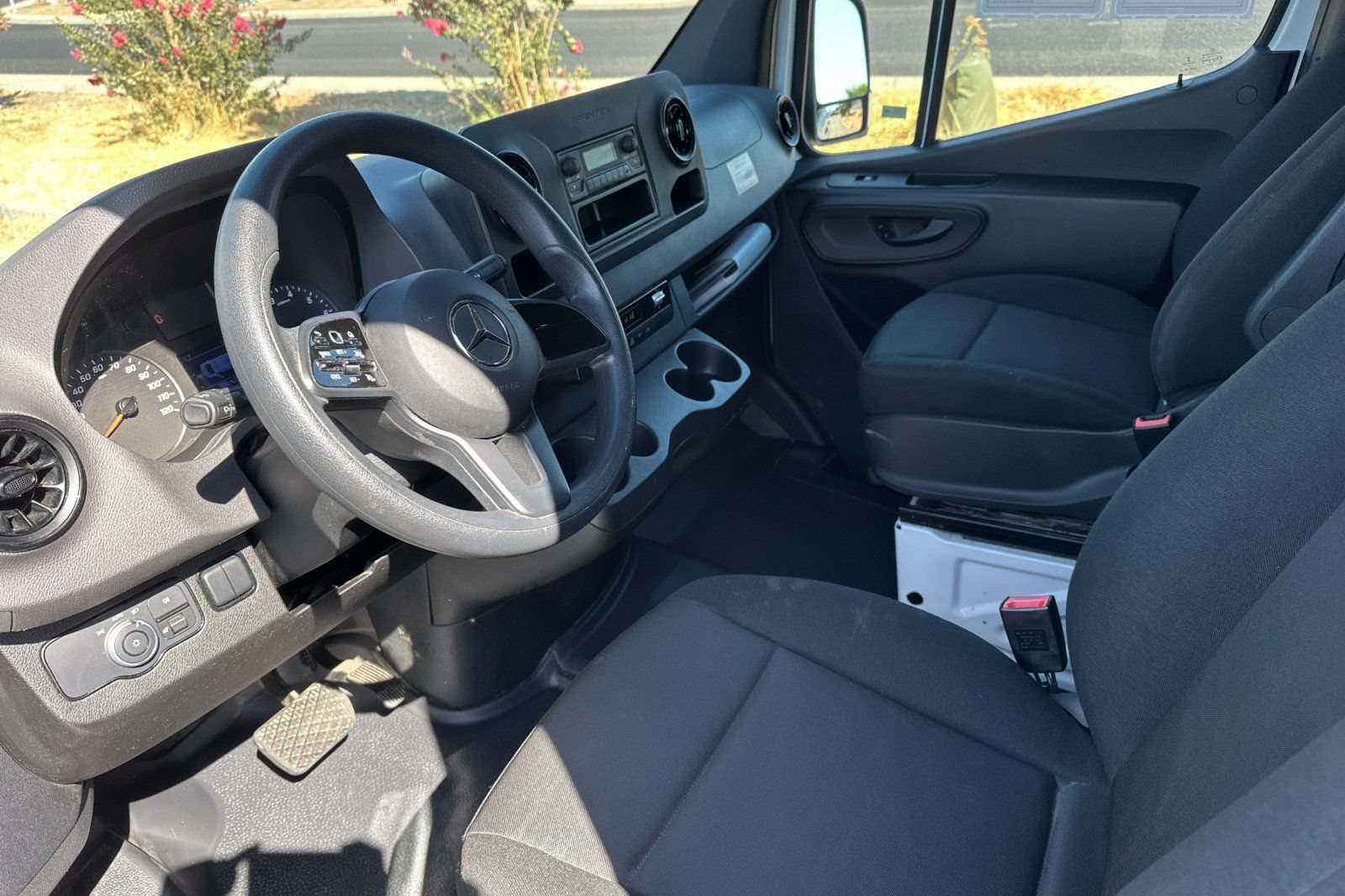 Used 2023 Mercedes-Benz Sprinter 2500 image 12