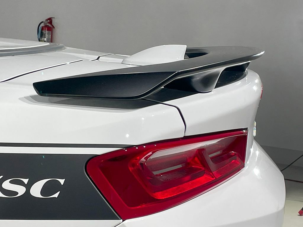 Used 2018 Chevrolet Camaro SS image 38