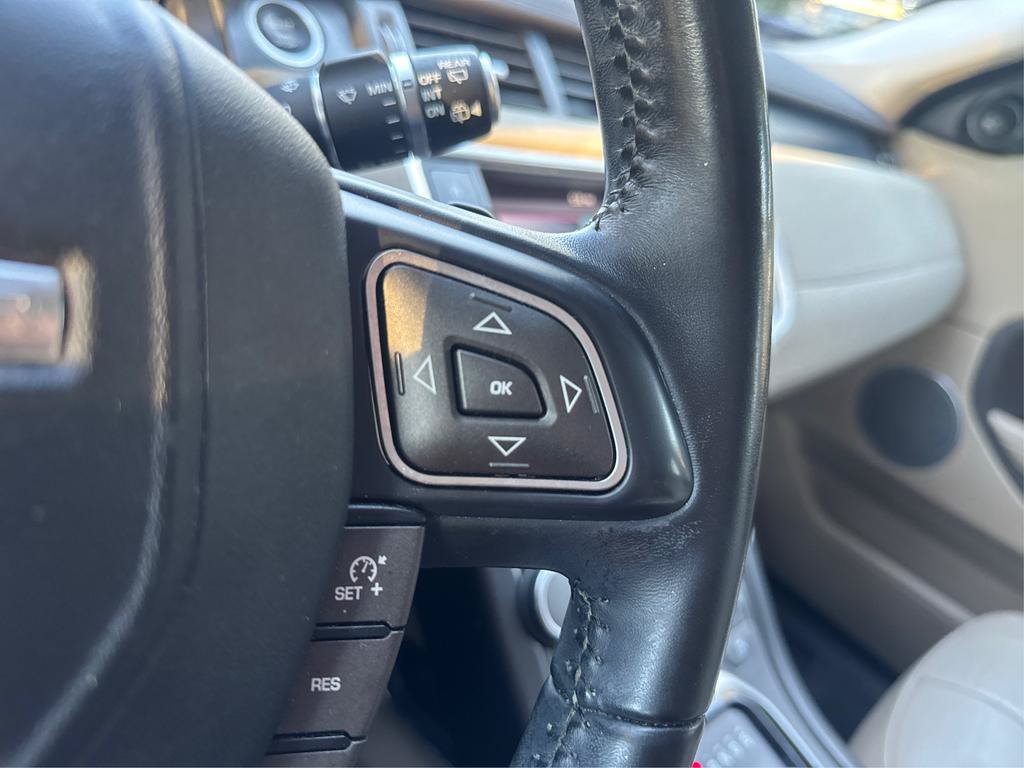 Used 2018 Land Rover Range Rover Evoque SE Premium AWD/4WD image 24