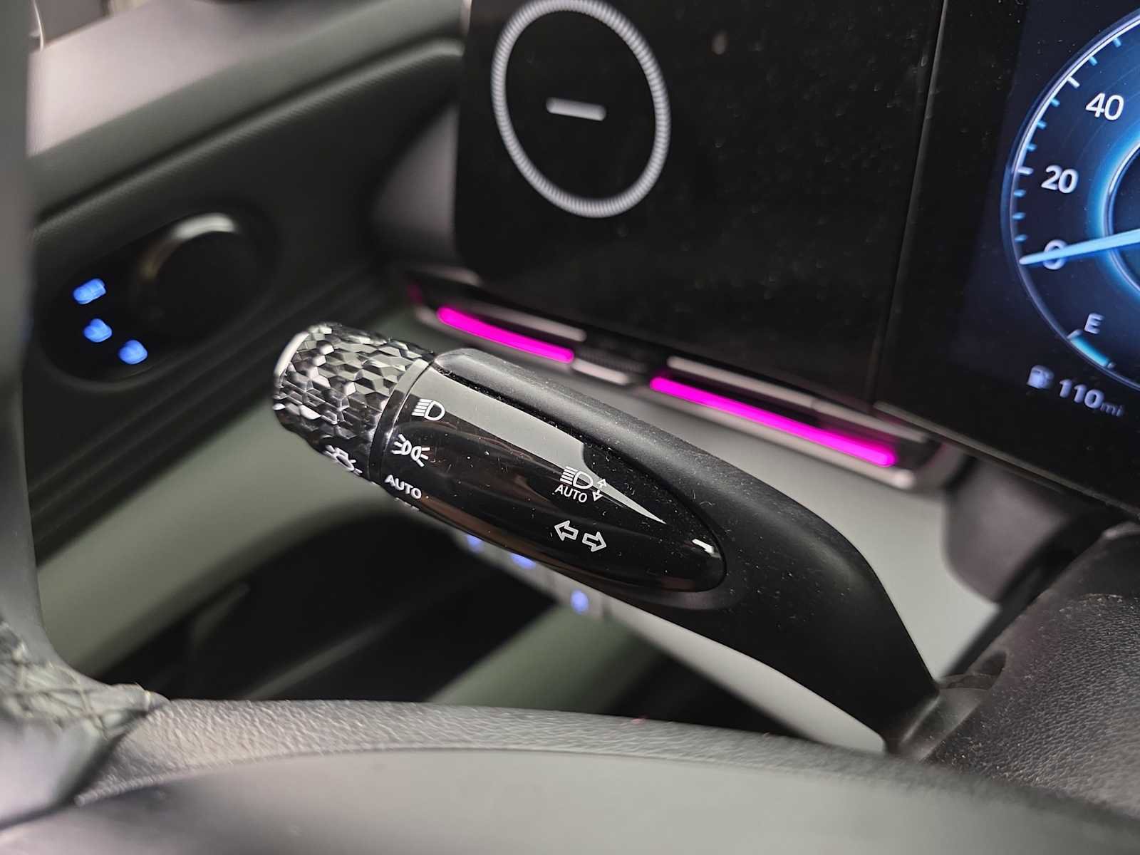 Used 2024 Hyundai Elantra Limited image 25