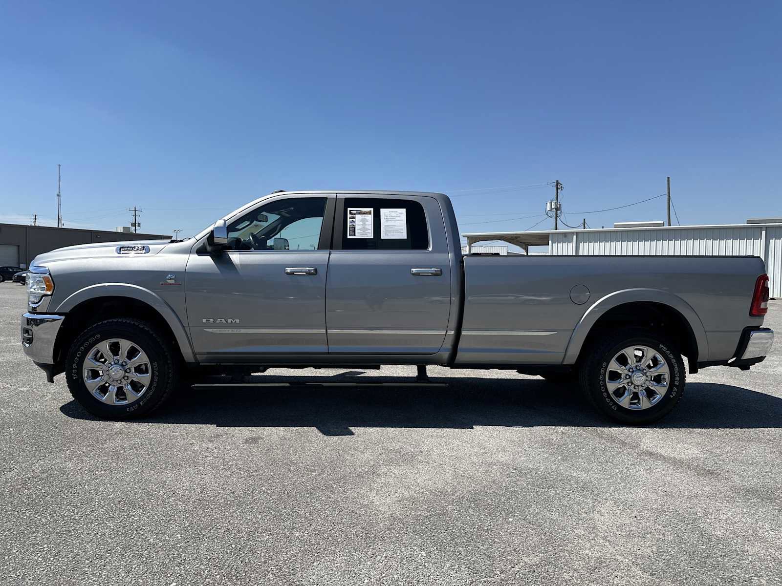 Used 2022 RAM 2500 Limited w/ Towing Technology Group image 5