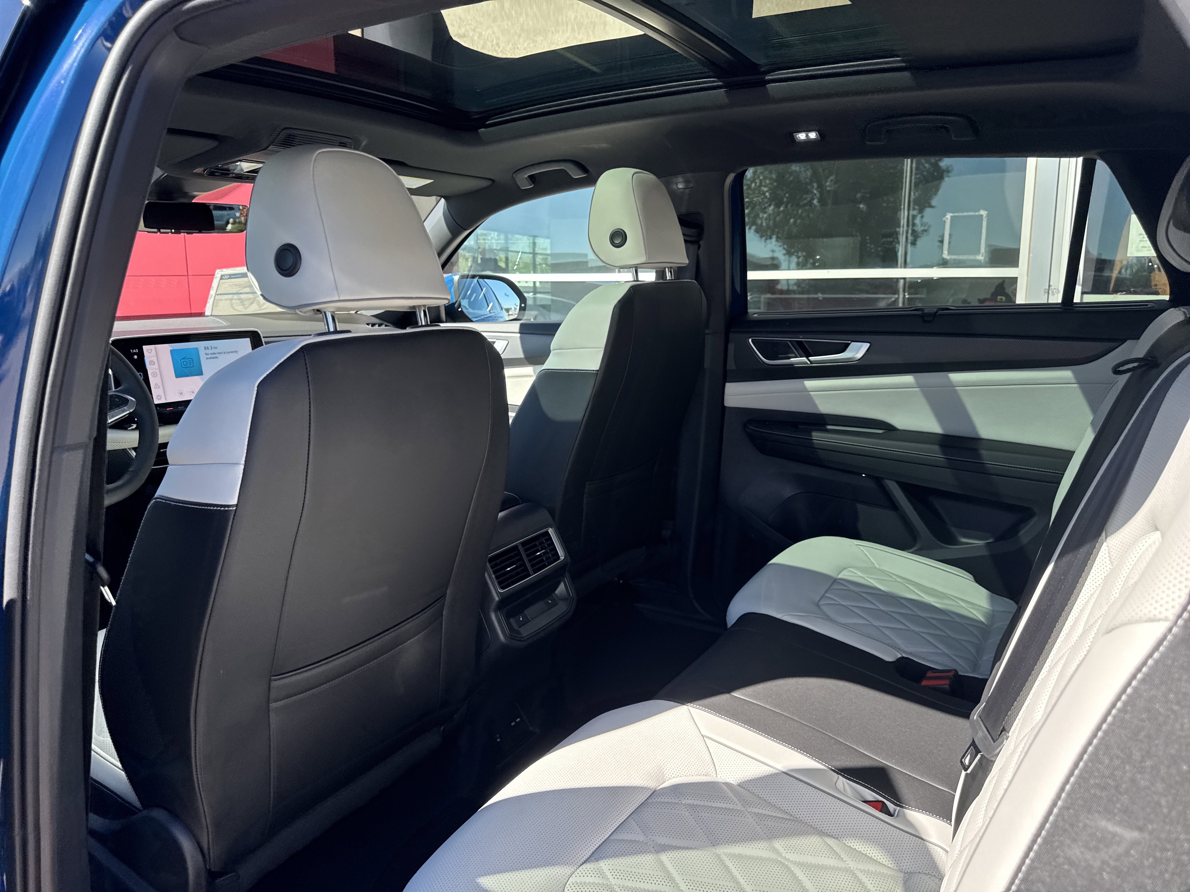 New 2026 Volkswagen Atlas Cross Sport SEL Premium R-Line image 21