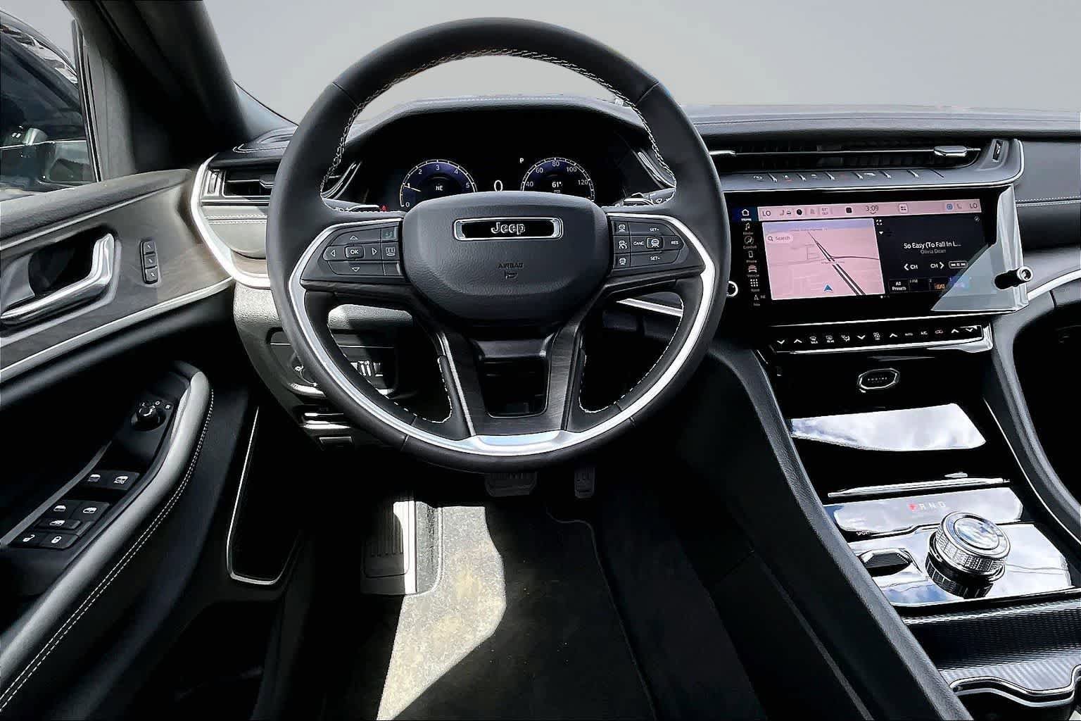 New 2026 Jeep Grand Cherokee L Limited AWD/4WD image 15