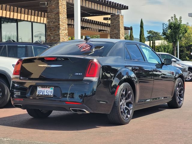Used 2019 Chrysler 300 Touring w/ Sport Appearance Package RWD image 6