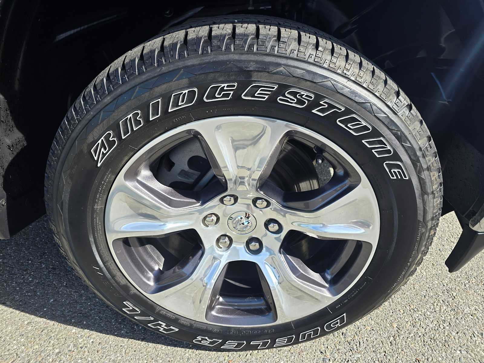 Used 2024 RAM 1500 Laramie AWD/4WD image 9