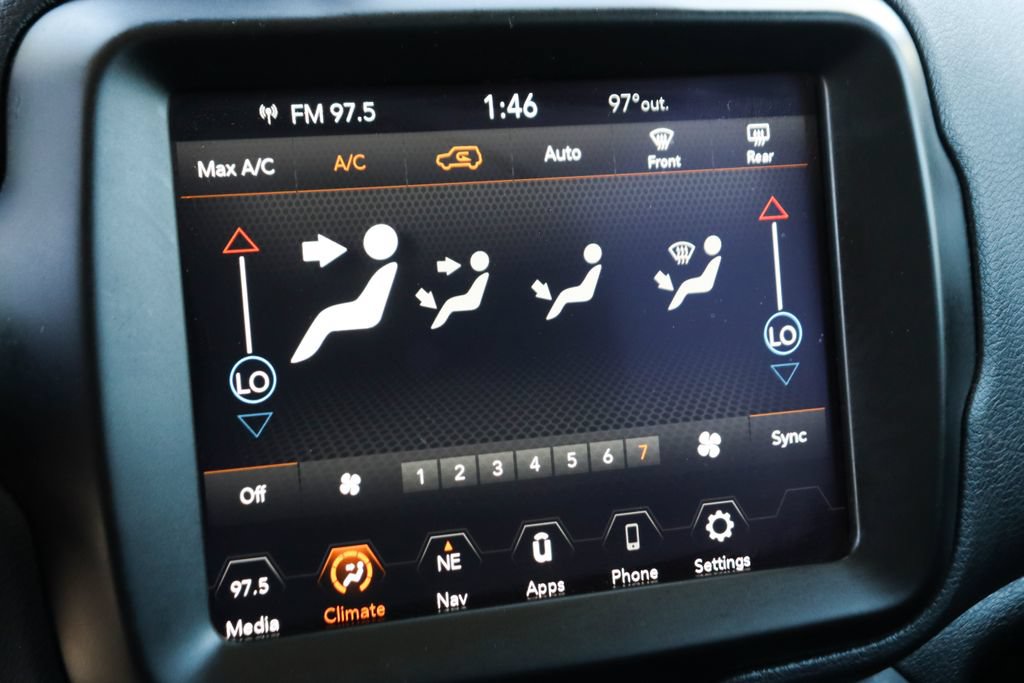 Used 2023 Jeep Renegade Trailhawk AWD/4WD image 23