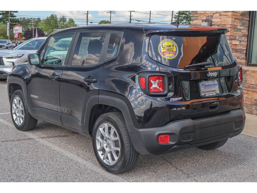 Used 2023 Jeep Renegade Latitude AWD/4WD image 5