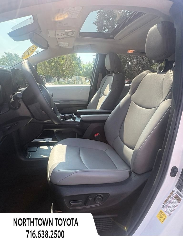 Used 2025 Toyota Sienna XLE w/ XLE Plus Package FWD image 14