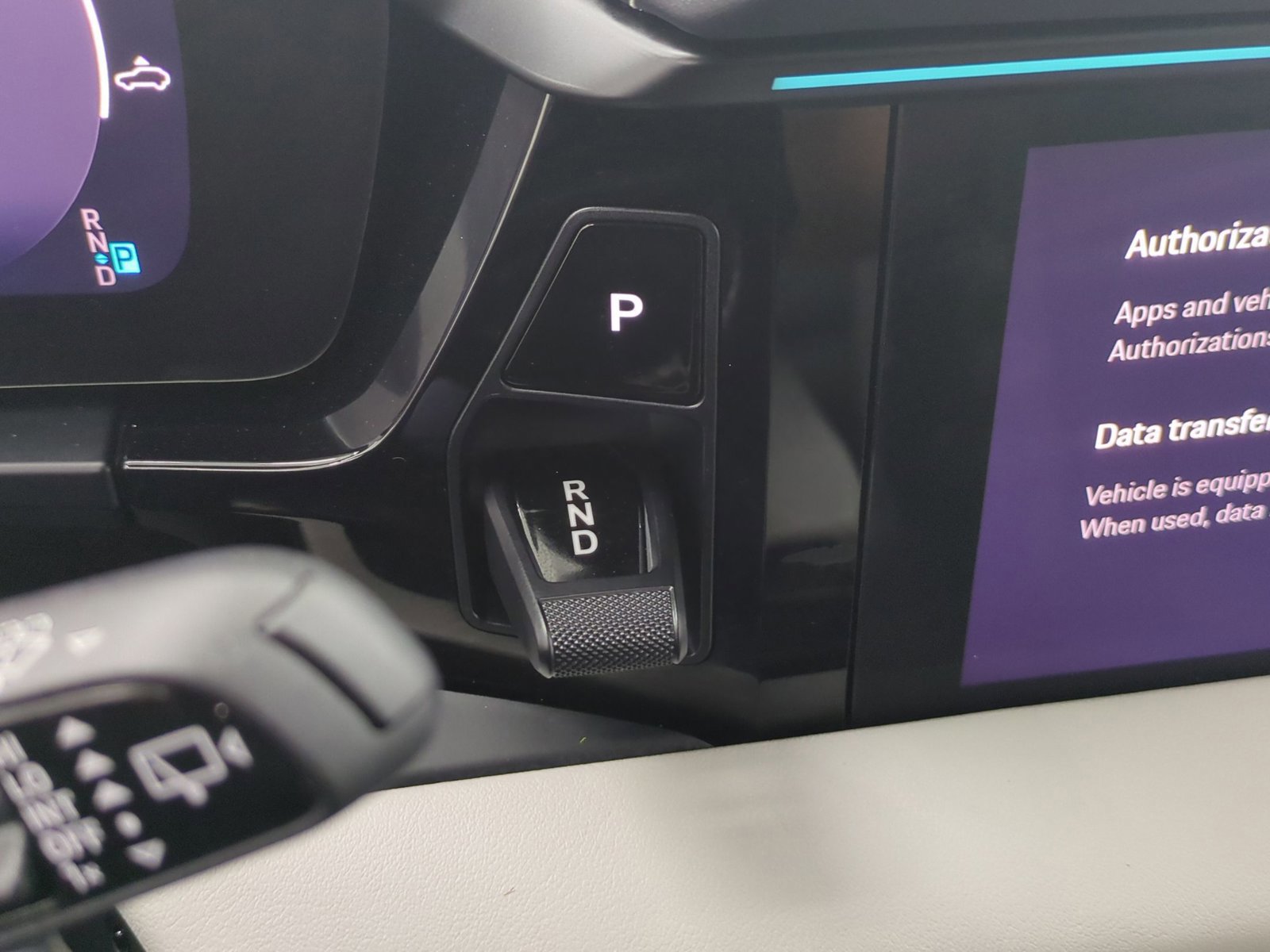 Certified 2025 Porsche Macan 4 Electric image 13