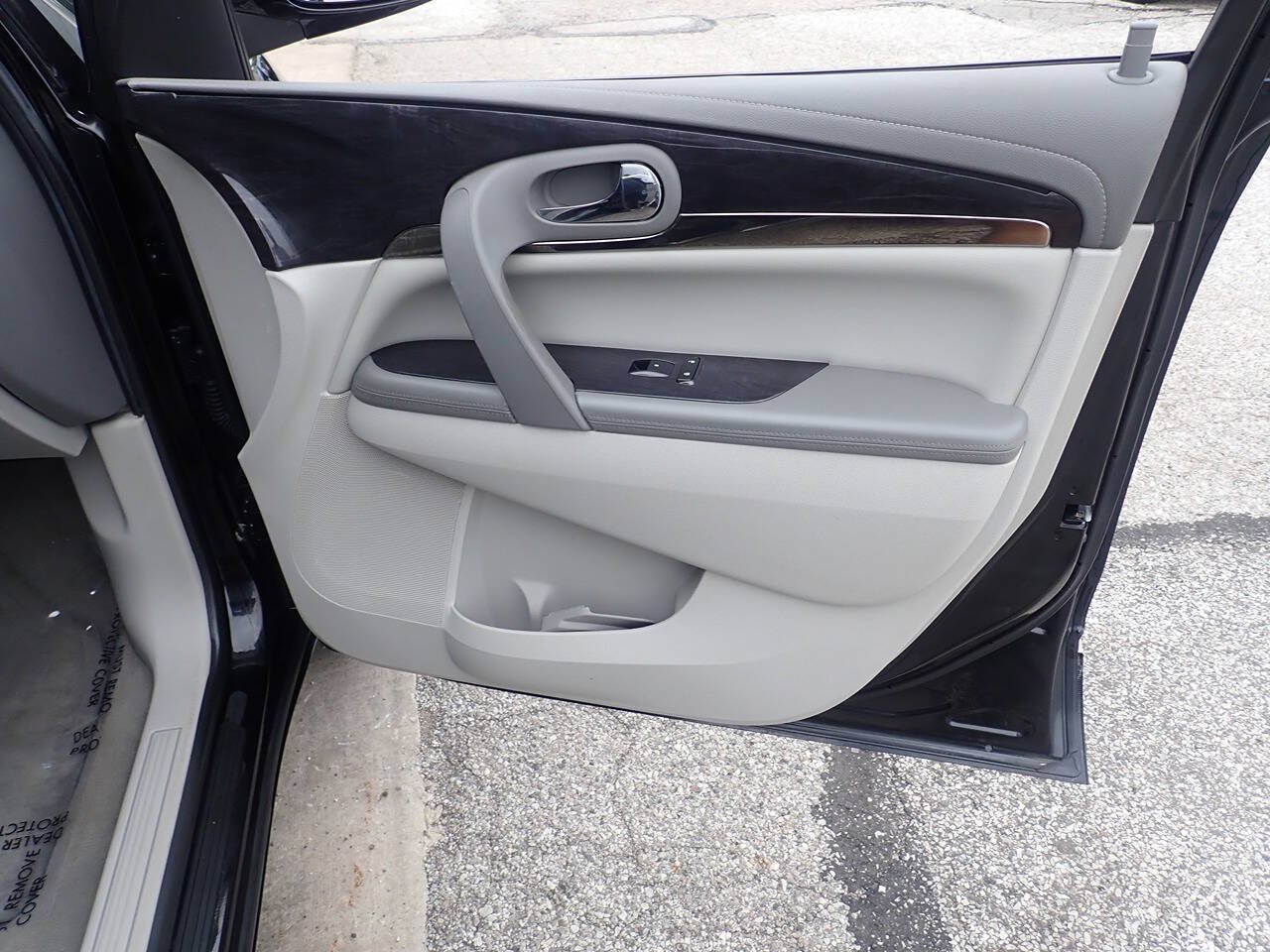 Used 2017 Buick Enclave Convenience FWD image 24