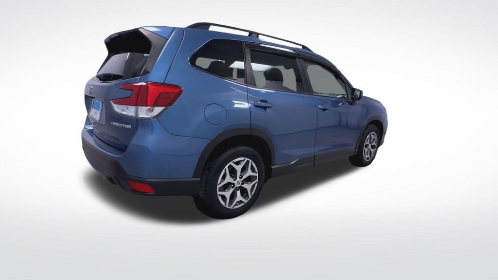 Used 2021 Subaru Forester Premium image 8