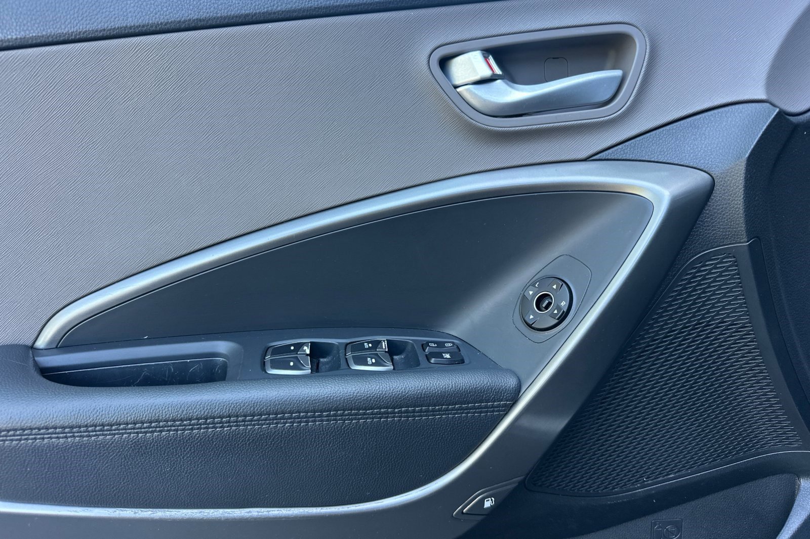 Used 2018 Hyundai Santa Fe SE w/ SE Premium Package 02 image 12