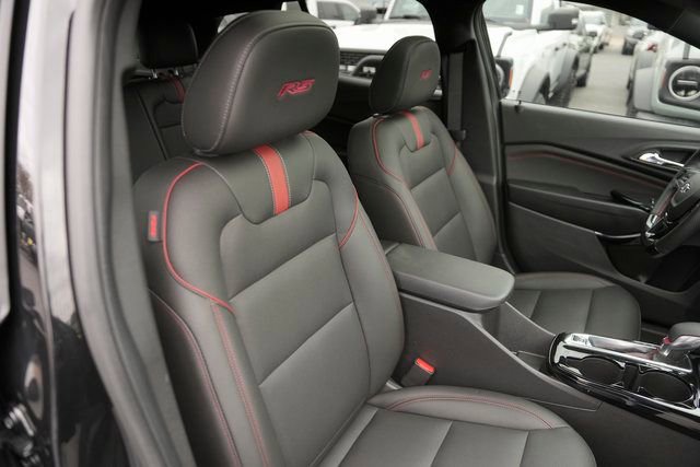 Used 2025 Chevrolet Trax RS w/ Sunroof Package image 20