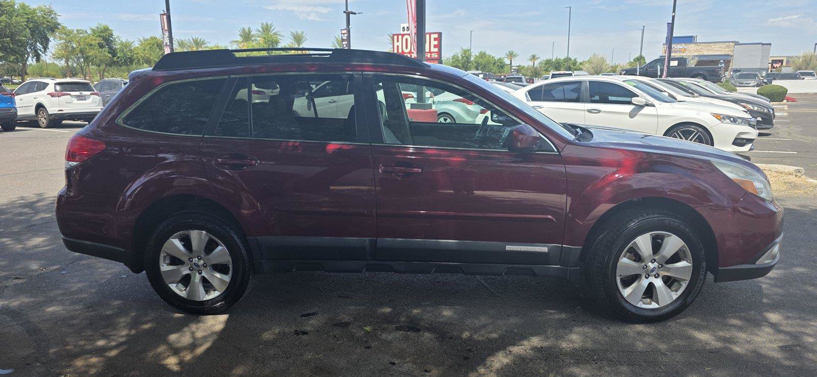 Used 2011 Subaru Outback 3.6R Limited w/ PWR Moonroof Pkg AWD/4WD image 4