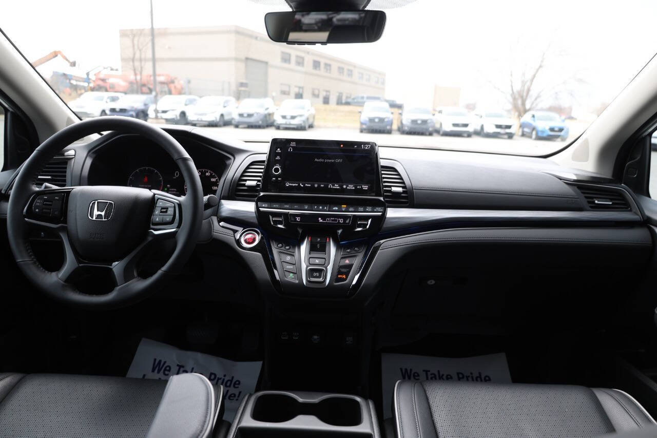Used 2025 Honda Odyssey Elite image 14