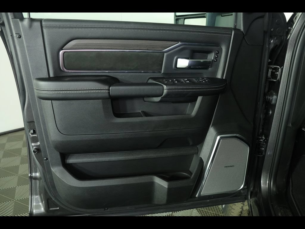 New 2026 RAM 2500 Laramie AWD/4WD image 24