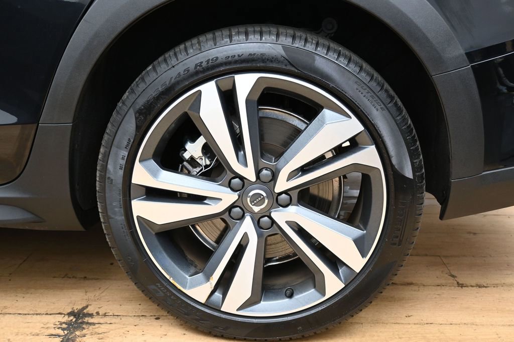 Used 2025 Volvo V60 B5 Cross Country Plus AWD/4WD image 13