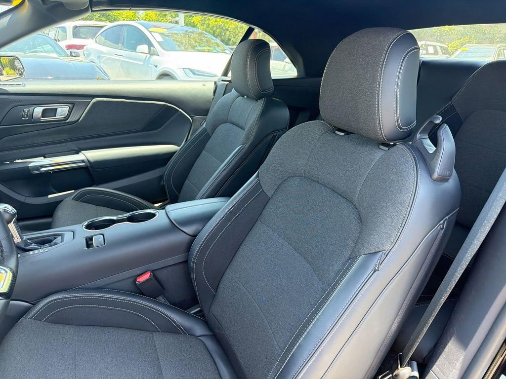 Used 2025 Ford Mustang Convertible RWD image 22