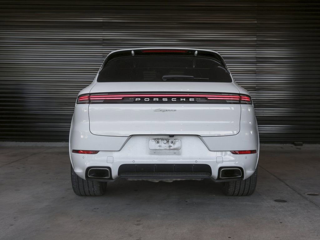 Certified 2024 Porsche Cayenne AWD/4WD image 6