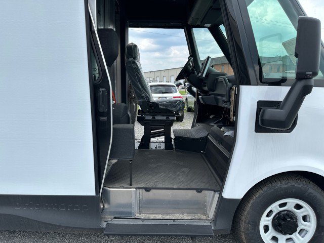Used 2024 Chevrolet Brightdrop 400 AWD/4WD image 23