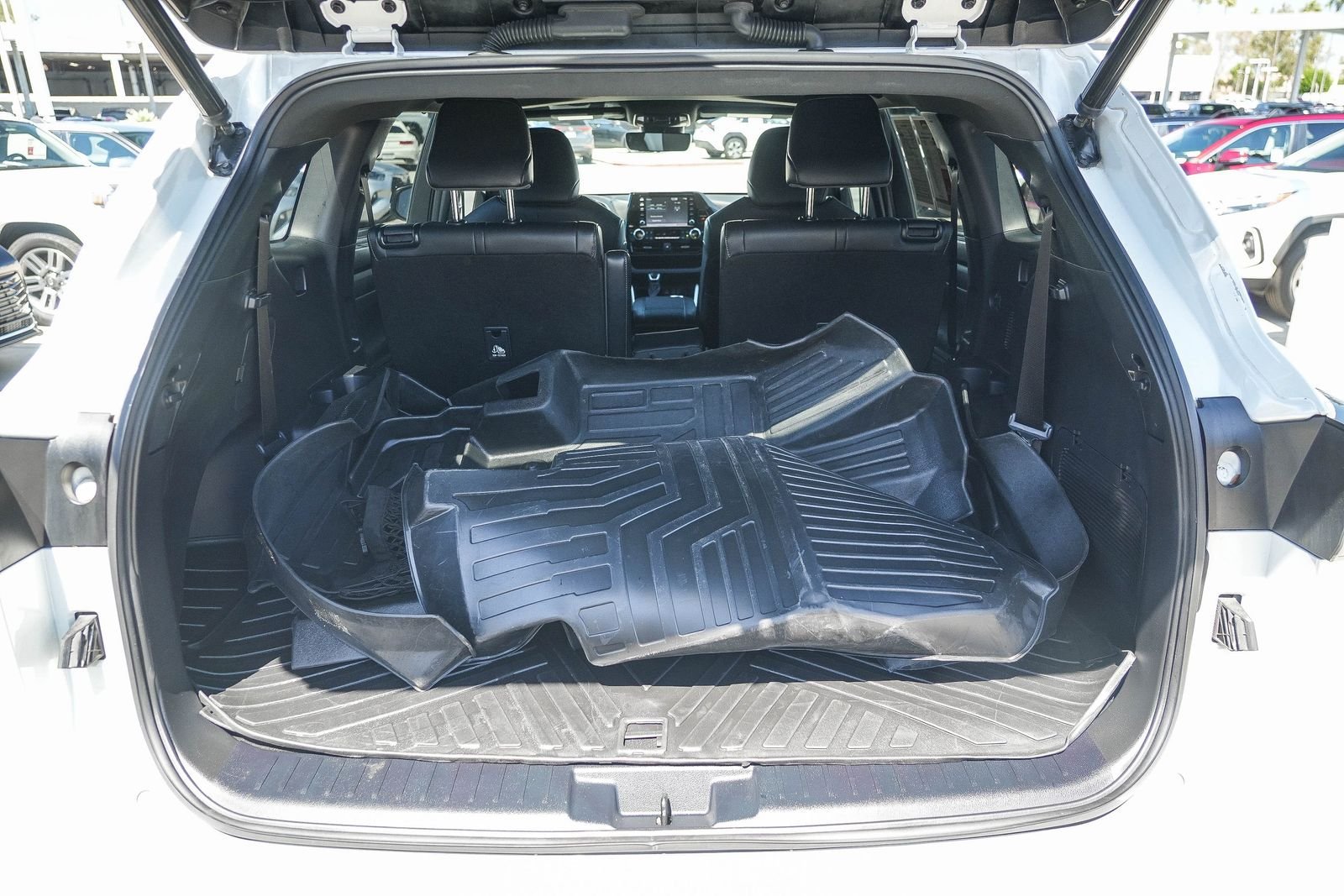 Used 2022 Toyota Highlander XSE FWD image 27