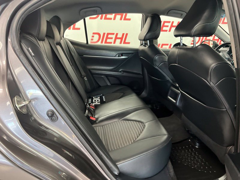Used 2020 Toyota Camry SE FWD image 10