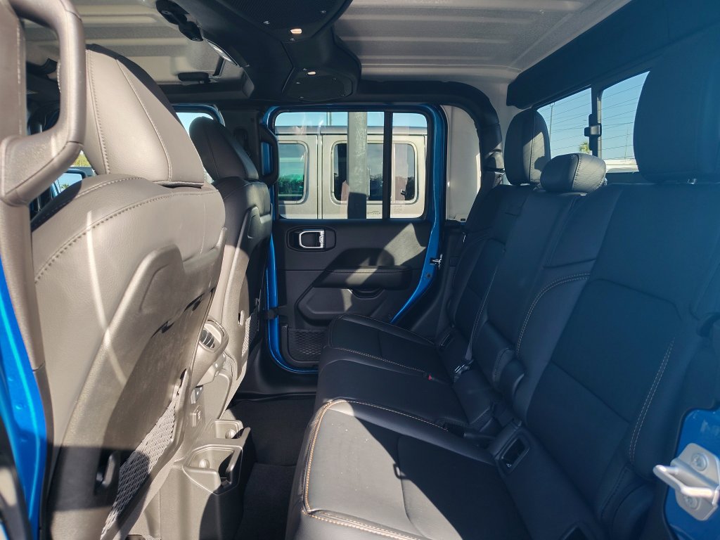 New 2025 Jeep Gladiator Sport w/ Premium Package AWD/4WD image 28