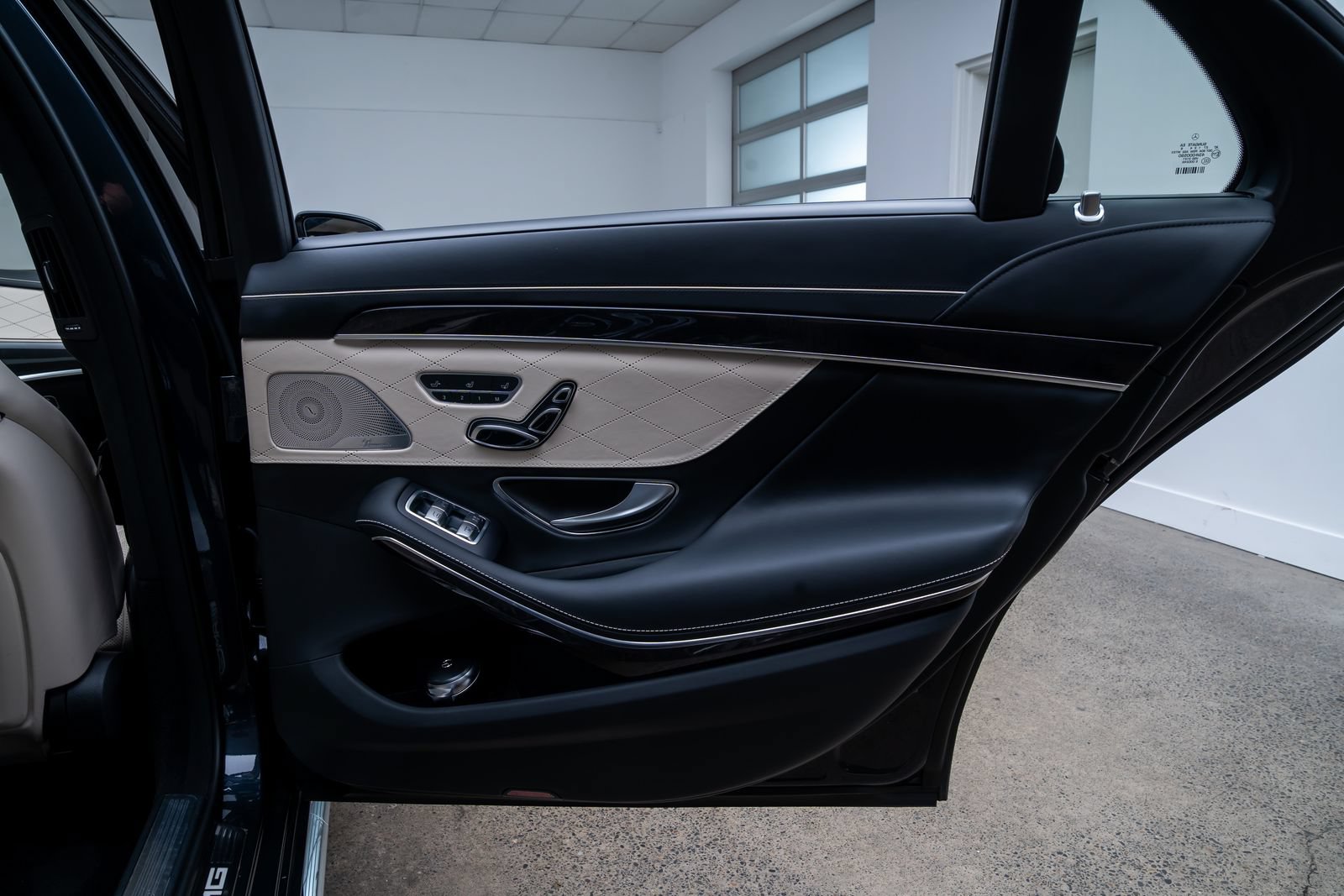 Used 2019 Mercedes-Benz S 63 AMG S 4MATIC Sedan image 24