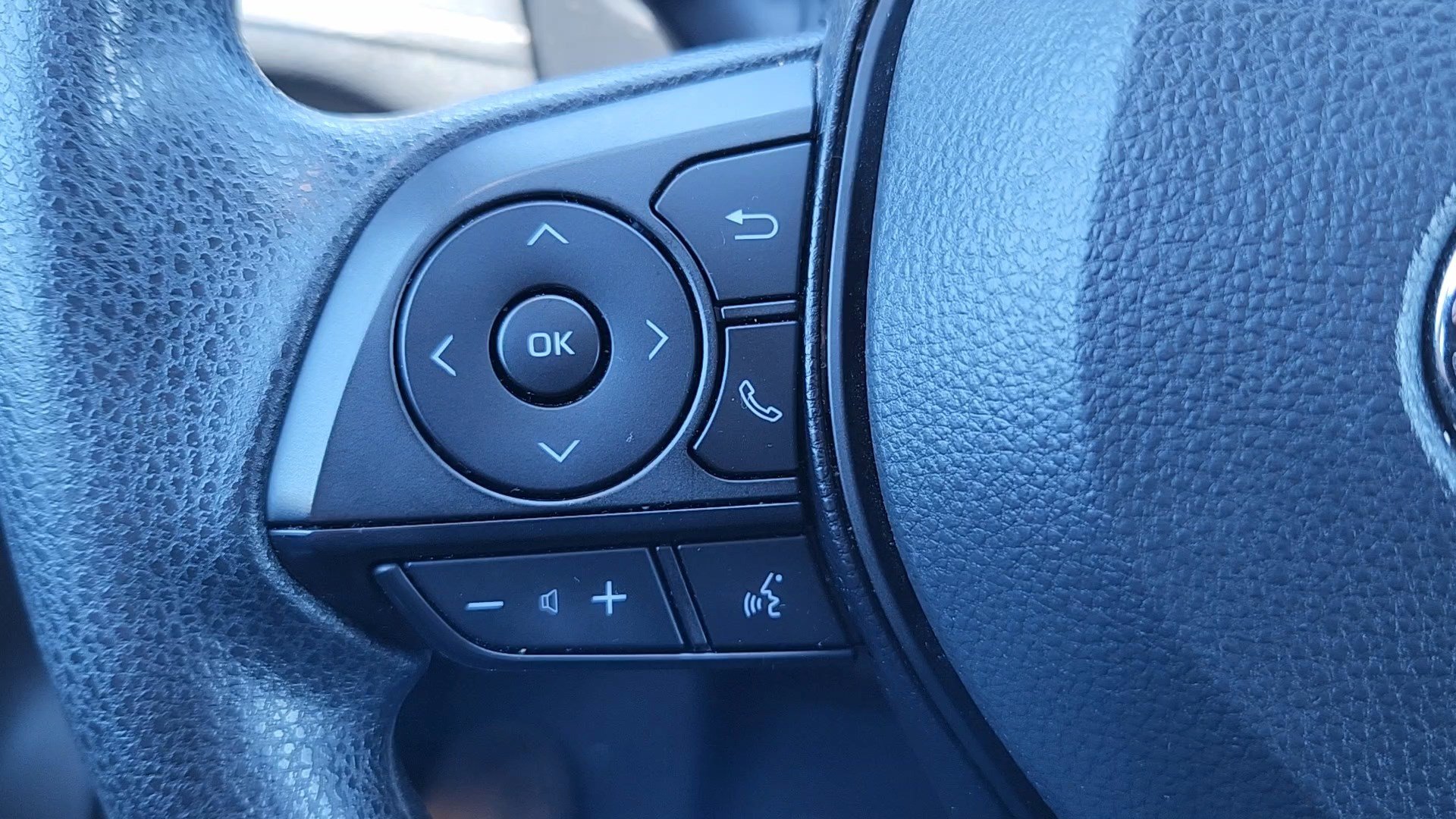 Certified 2025 Toyota RAV4 XLE AWD/4WD image 11
