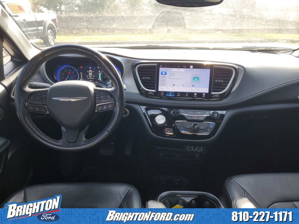Used 2021 Chrysler Pacifica Touring-L w/ Uconnect Theater Family Group image 15