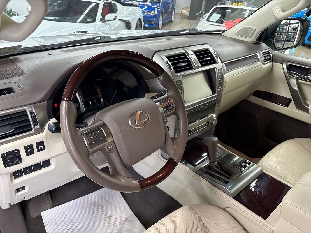 Used 2018 Lexus GX 460 image 29