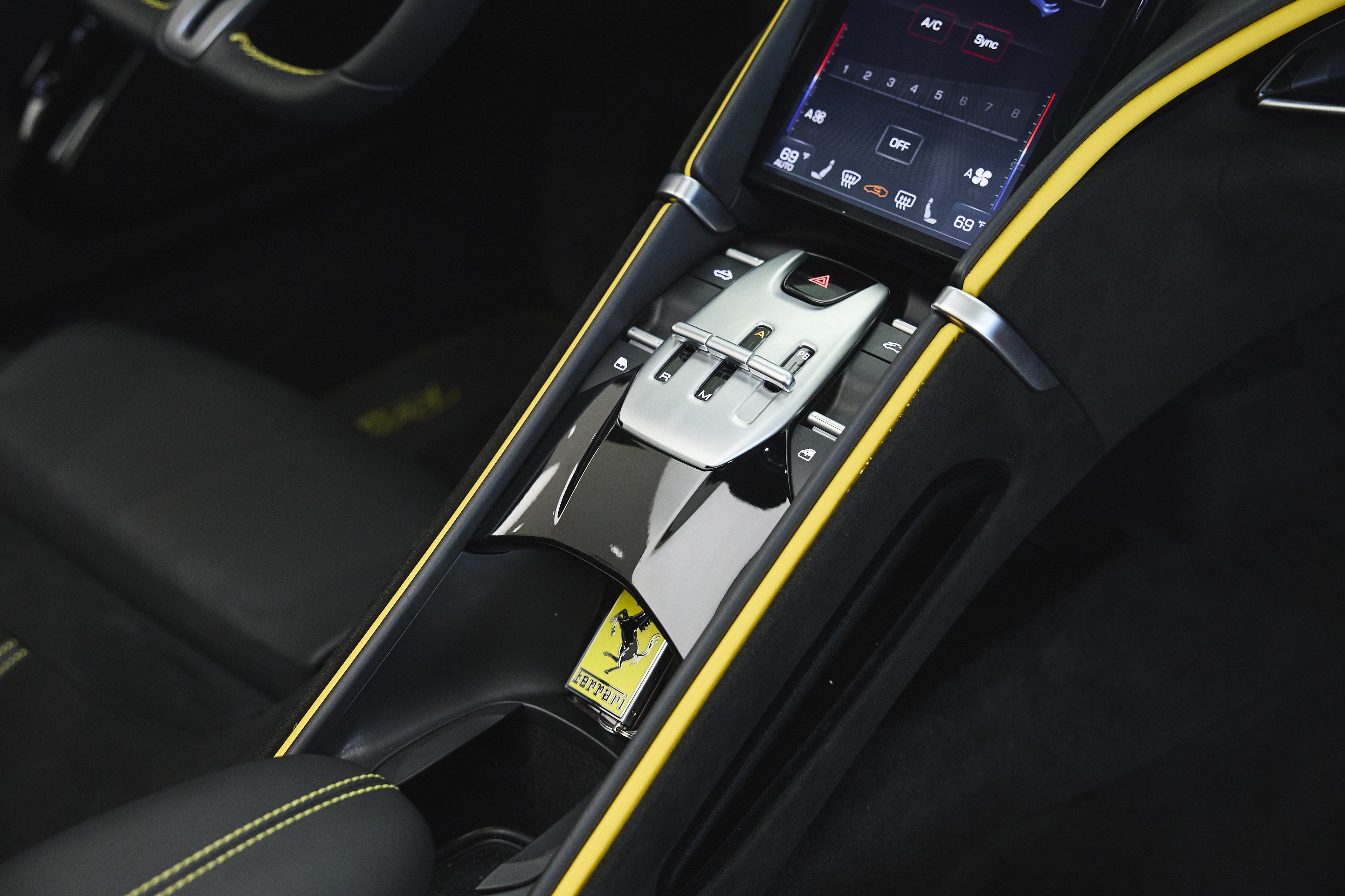 Used 2025 Ferrari Roma Spider RWD image 20
