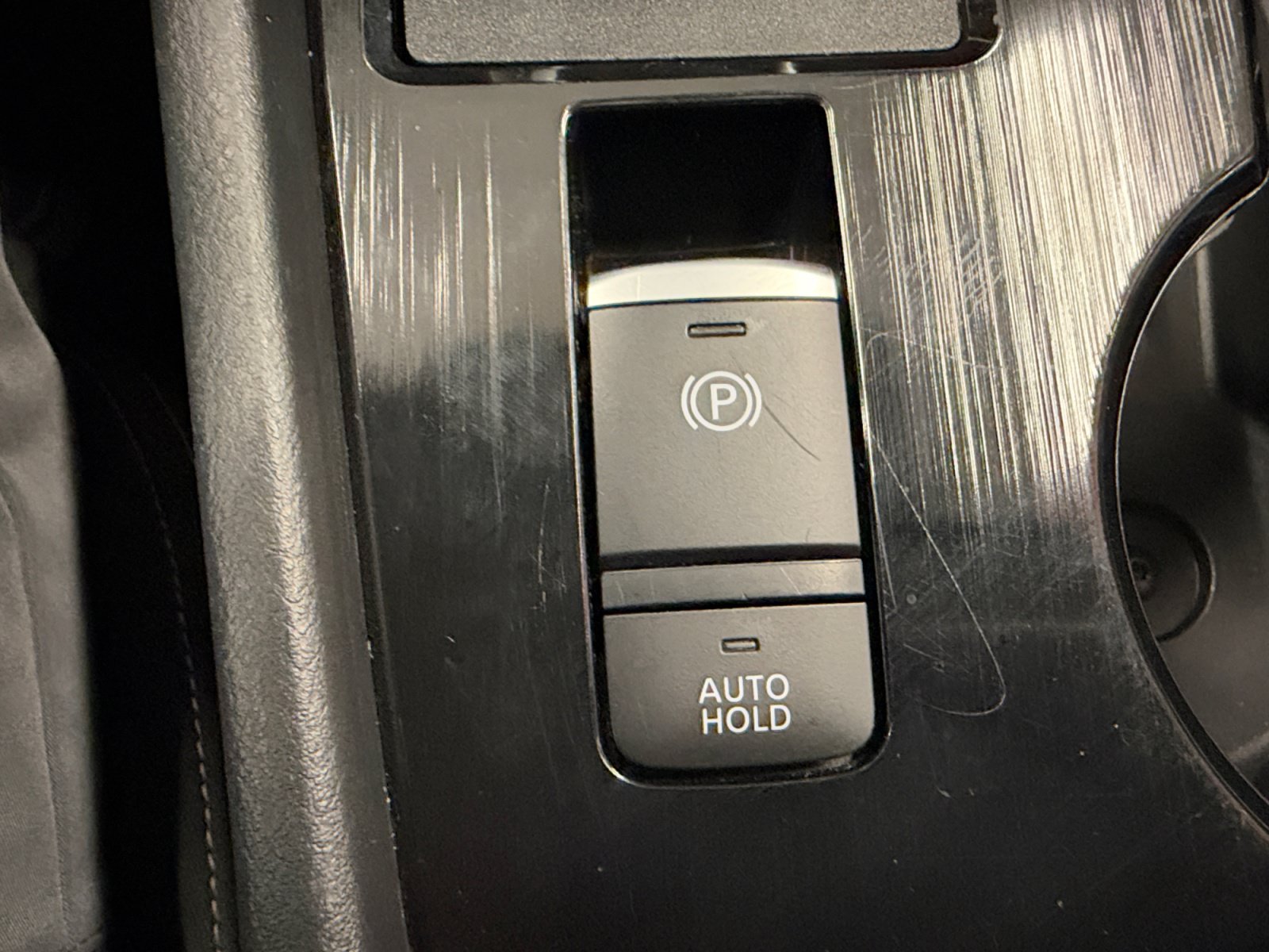 Used 2024 Nissan Rogue S FWD image 31