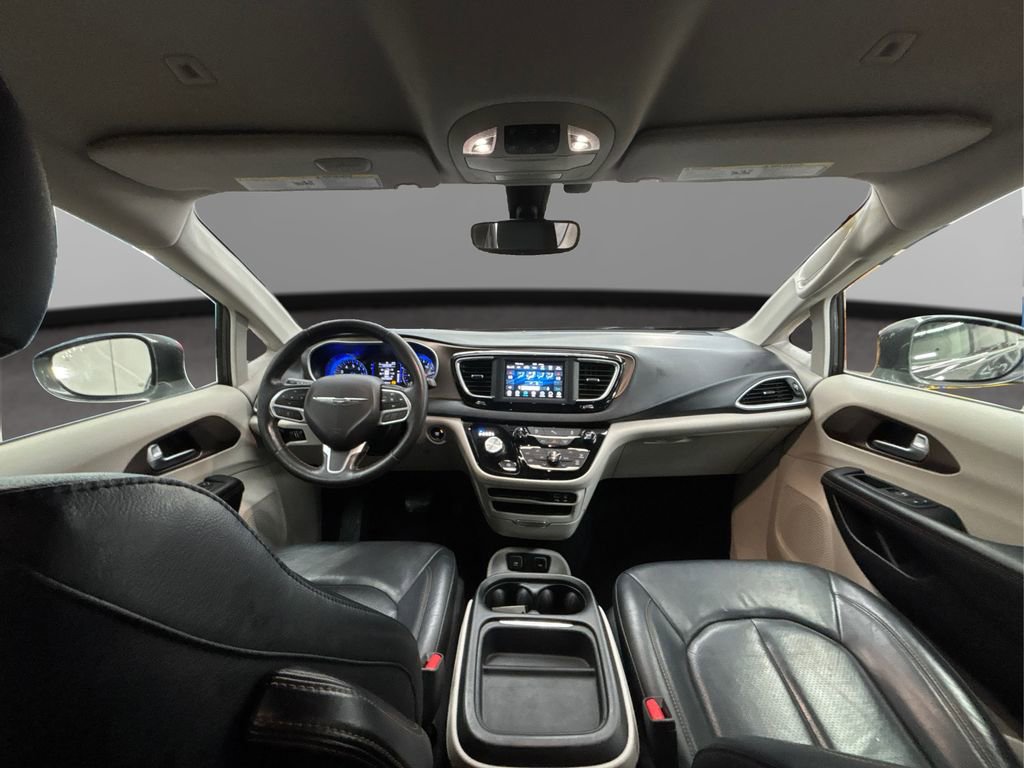 Used 2019 Chrysler Pacifica Touring-L image 26