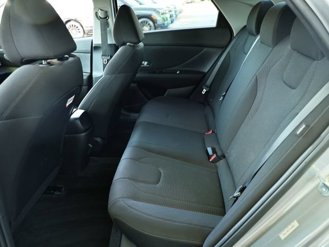 Used 2026 Hyundai Elantra SE FWD image 26