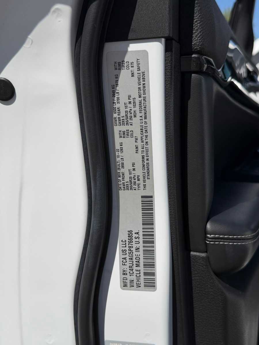 Used 2023 Jeep Grand Cherokee L Laredo RWD image 36