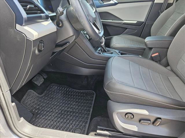 Certified 2023 Volkswagen Taos SE FWD image 15