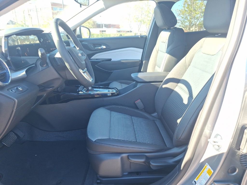 New 2026 Chevrolet Trax LT w/ Driver Confidence Package image 8