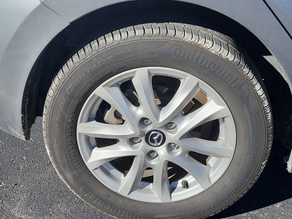 Used 2015 MAZDA MAZDA3 i Touring w/ Technology Package image 9
