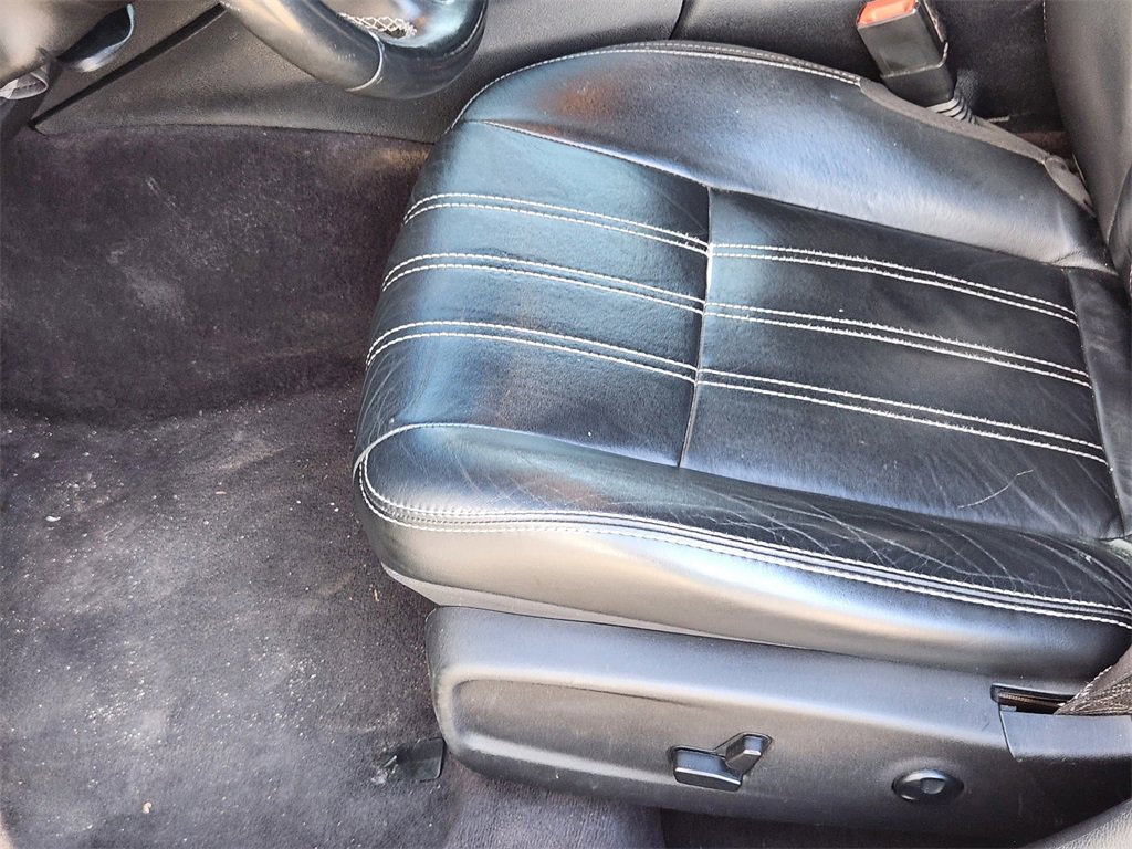 Used 2017 Chrysler 300 S w/ 300S Premium Group image 8