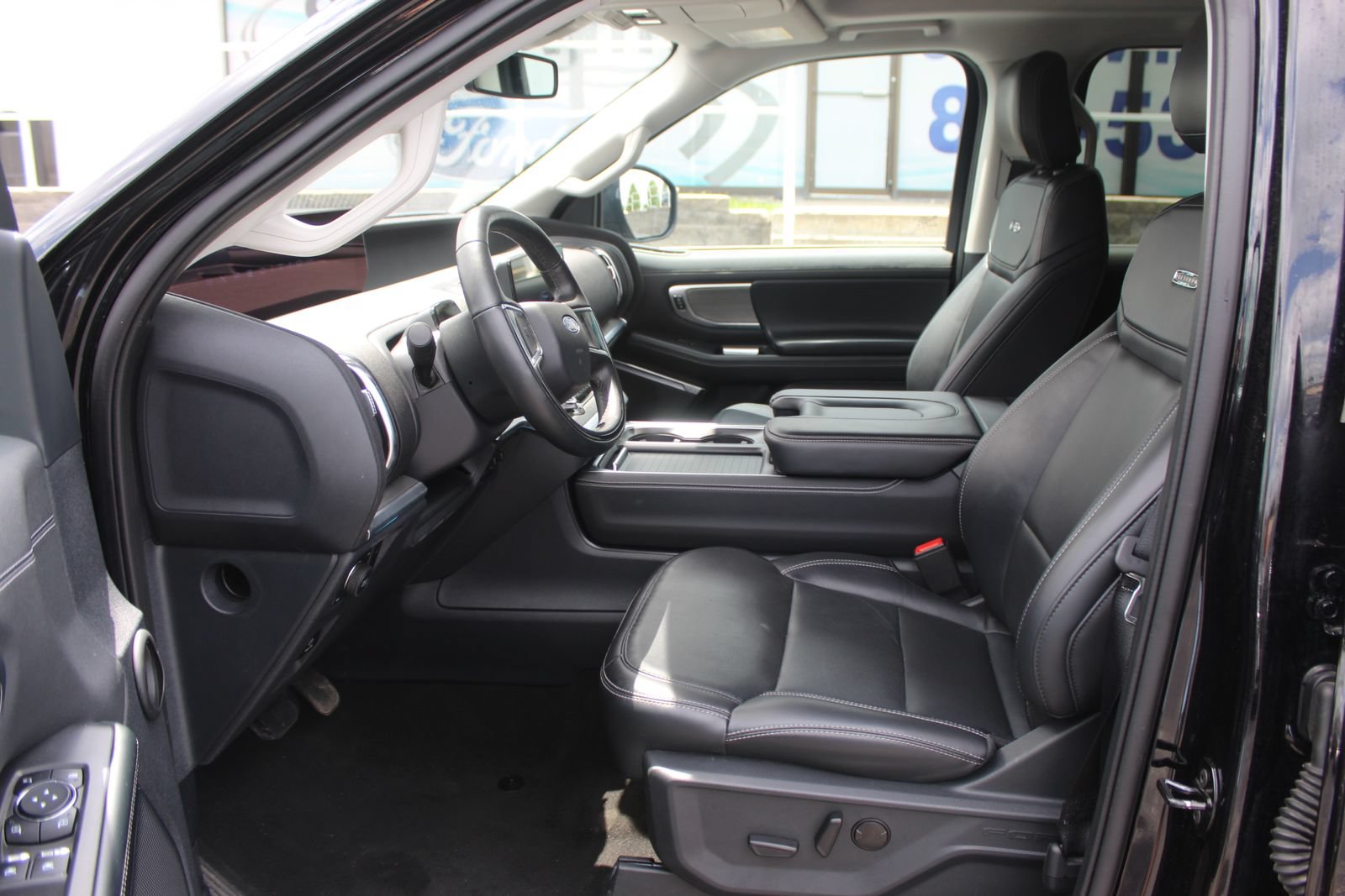 Used 2025 Ford Expedition Max Platinum AWD/4WD image 26