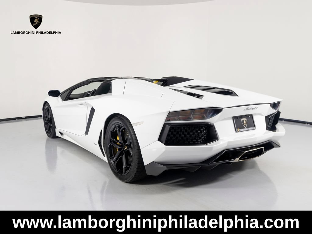 Used 2016 Lamborghini Aventador LP 700-4 AWD/4WD image 4