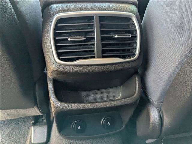 Used 2020 Hyundai Santa Fe SE image 16