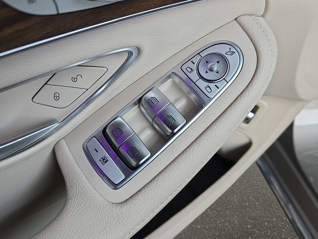 Used 2020 Mercedes-Benz C 300 4MATIC Sedan image 29