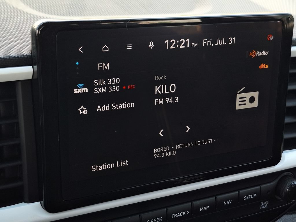 Used 2024 Hyundai Venue Limited FWD image 20