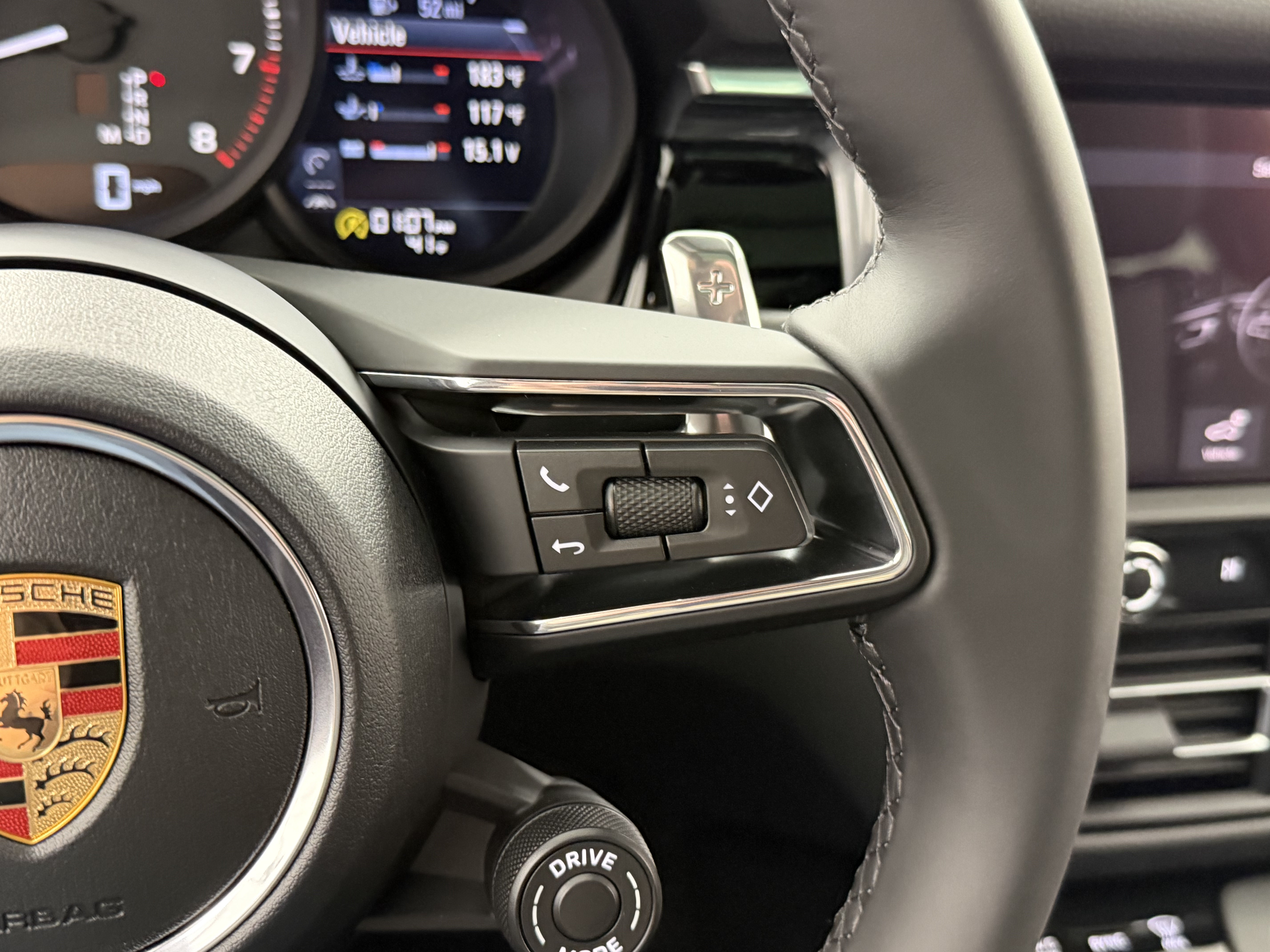 Certified 2026 Porsche Macan AWD/4WD image 49