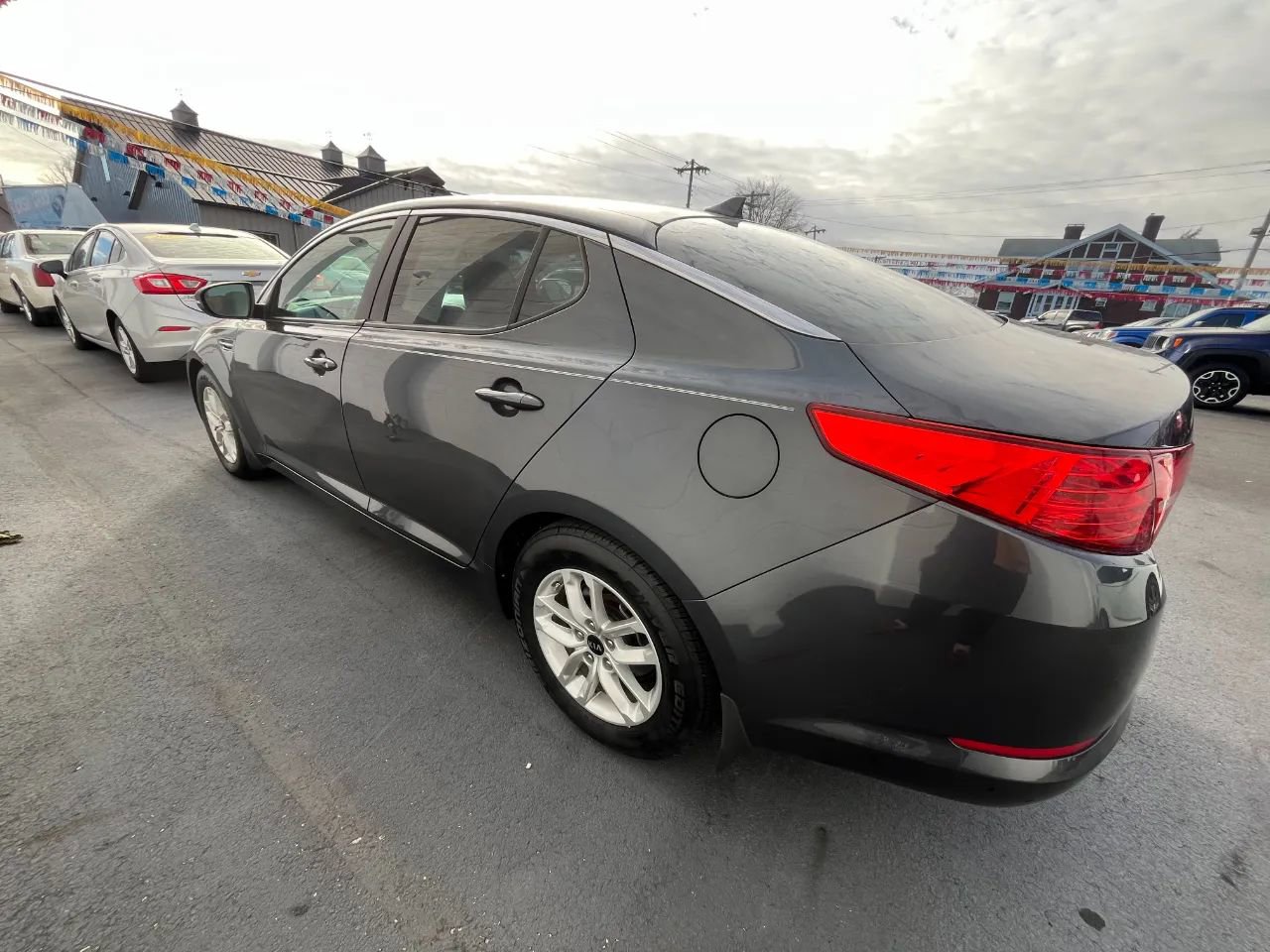 Used 2011 Kia Optima LX w/ Technology Pkg image 3