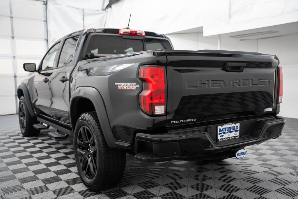 Used 2024 Chevrolet Colorado Trail Boss w/ Advanced Trailering Package AWD/4WD image 6