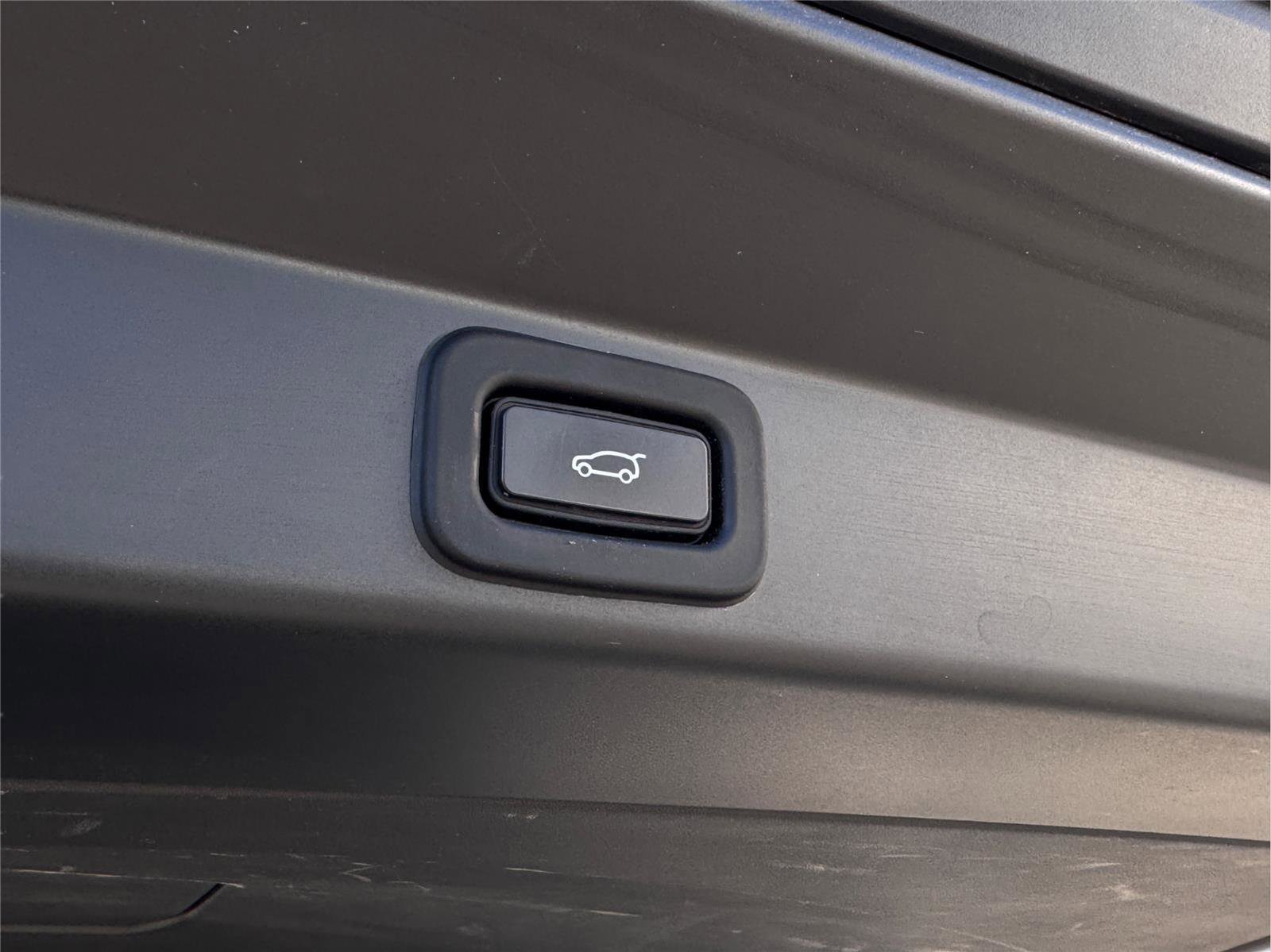 Used 2023 Land Rover Range Rover Sport SE Dynamic image 8